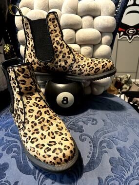 Dr Martens Flora Chelsea Leopard Print Animal Hair size 7/EU 38